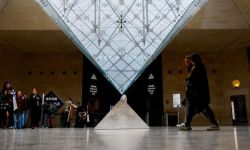 متحف اللوفر يطلب مساعدة عاجلة بعد تدهور حالته